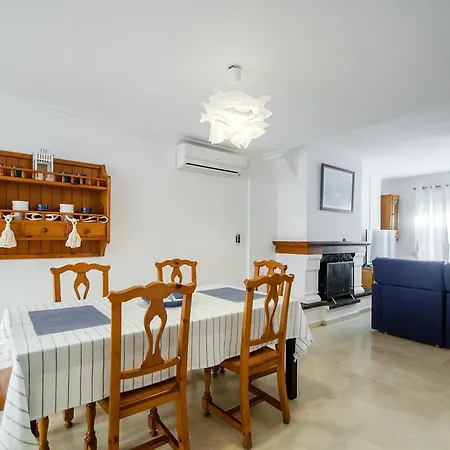 Townhouse On Palacios Rubios 別荘